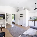 Lodge Lumi Letniskowe Z Podgrzewanym Basenem