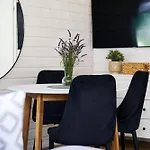 Lumi Letniskowe Z Podgrzewanym Basenem Lodge *
