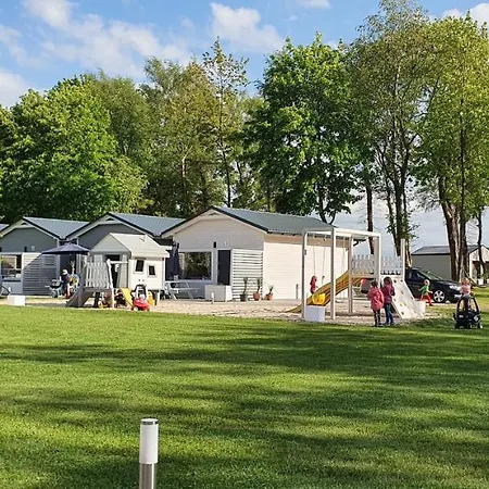 Ferienhaus Lumi Letniskowe Z Podgrzewanym Basenem Rewal
