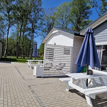 Lumi Letniskowe Z Podgrzewanym Basenem Ferienhaus