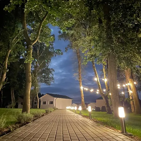 Lumi Letniskowe Z Podgrzewanym Basenem Rewal