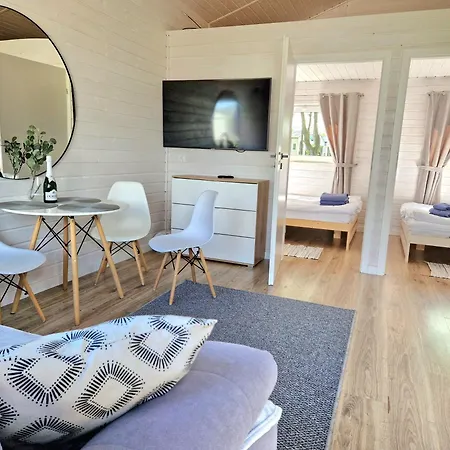 Lumi Letniskowe Z Podgrzewanym Basenem Ferienhaus *