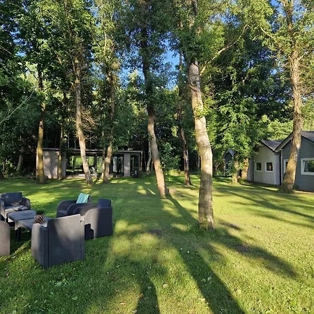 別荘 Lumi Letniskowe Z Podgrzewanym Basenem