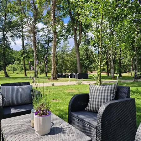 Lumi Letniskowe Z Podgrzewanym Basenem Ferienhaus *