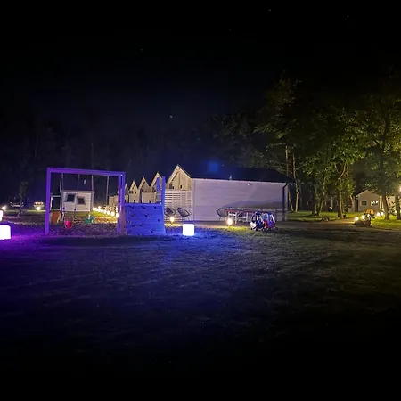 Lumi Letniskowe Z Podgrzewanym Basenem Rewal
