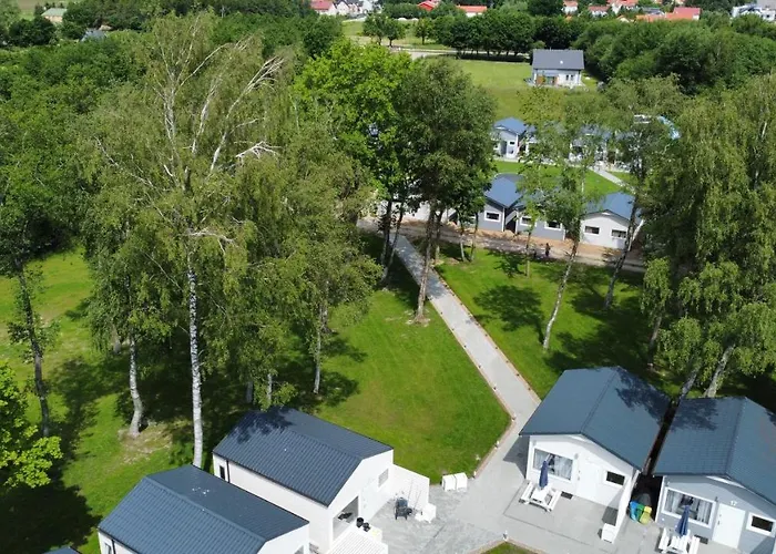 Lumi Letniskowe Z Podgrzewanym Basenem Nyaraló