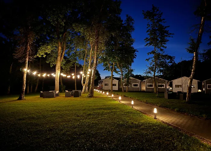 Lumi Letniskowe Z Podgrzewanym Basenem Ferienhaus